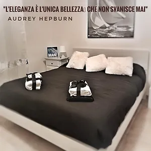 La Terrazza Sul Reno - In Pieno Centro-due Passi Da Chiara - Comodo Unipol Arena Bed & Breakfast